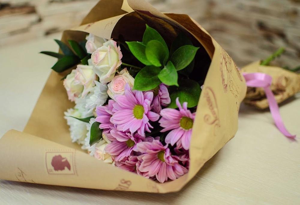 Букет цветов из: Розы и Хризантемы в Красновишерске