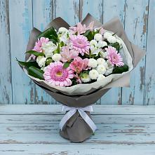 Букет цветов из:  Герберы, Альстромерии и Хризантемы в Красновишерске
