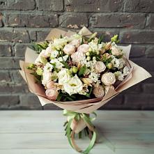 Букет цветов из:  Альстромерии, Розы и Хризантемы в Красновишерске
