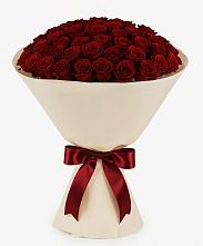 Букет 101 Бордовая роза Блэк Бакарра в Красновишерске