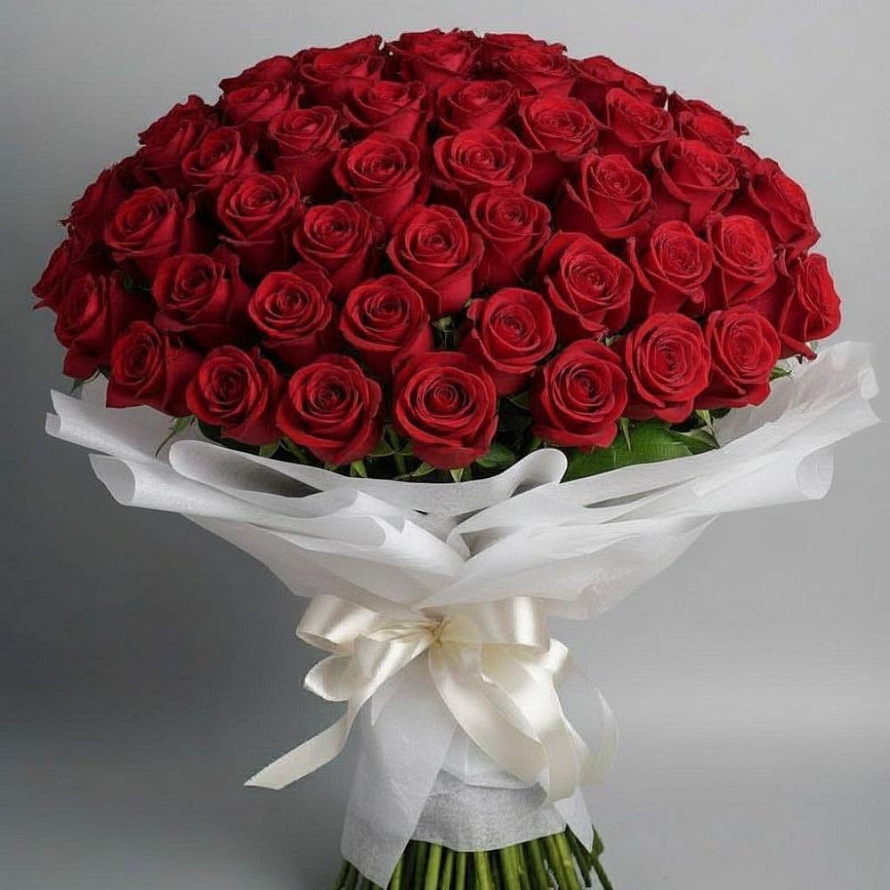 Букет 101 Красная роза Блэк Мэджик в Красновишерске