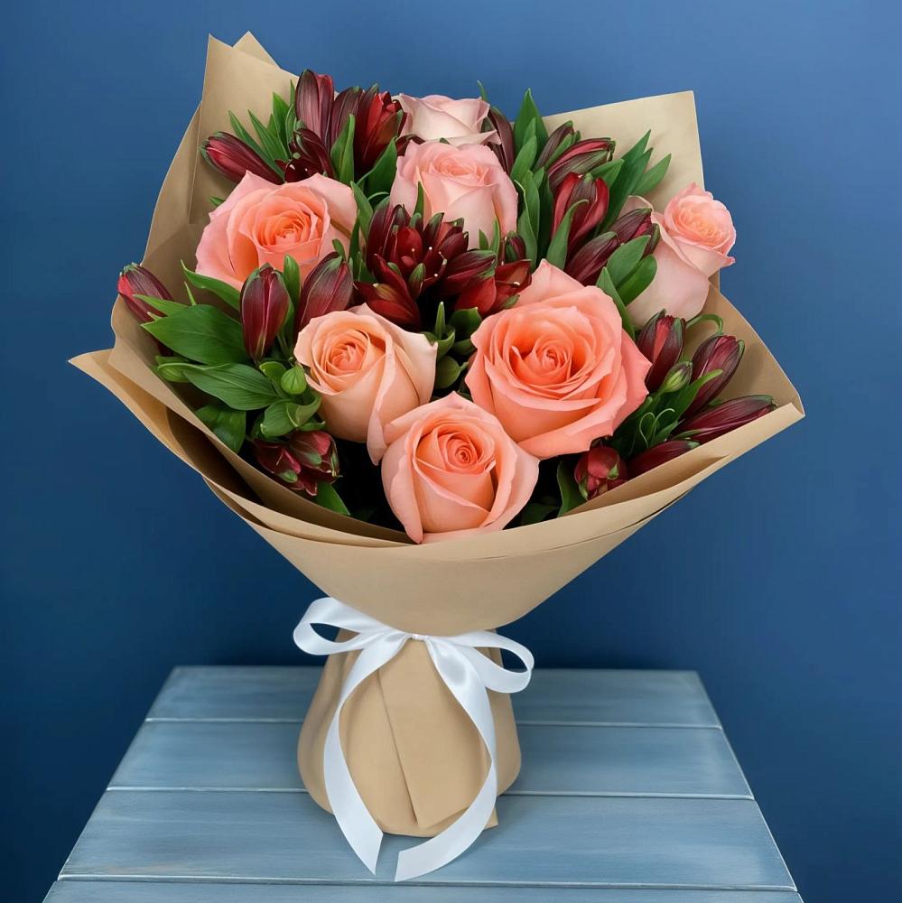 Букет цветов из: Розы и Альстромерии в Красновишерске