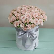 Цветочная композиция из Розы в шляпной коробке в Красновишерске