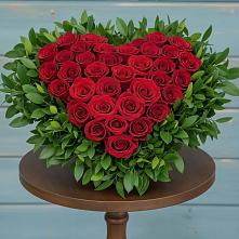 Цветочная композиция из Розы в виде сердца #REPLACE_PRED# Красновишерске