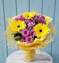 Букет цветов из:  Хризантемы и Герберы #REPLACE_PRED# Красновишерске