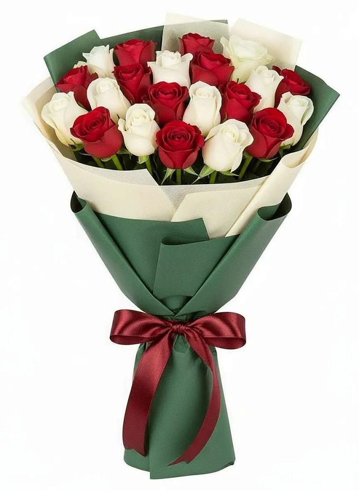 Букет Микс из красных и белых роз в Красновишерске