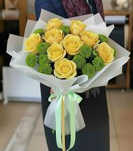 Букет цветов из:  Хризантемы и Розы в Красновишерске