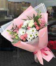 Букет цветов из:  Розы, Лизиантусы и Хризантемы в Красновишерске
