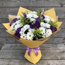 Букет цветов из:  Ирисы, Хризантемы и Ромашки в Красновишерске