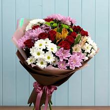 Букет цветов из:  Розы, Хризантемы и Альстромерии в Красновишерске