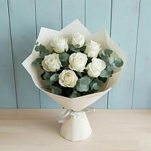 Букет Белые розы в Эвкалипте в Красновишерске