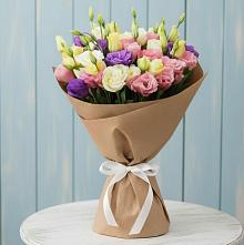 Букет цветов из:  Лизиантусы в Красновишерске