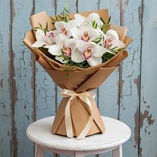 Букет цветов из:  Орхидеи и Розы #REPLACE_PRED# Красновишерске