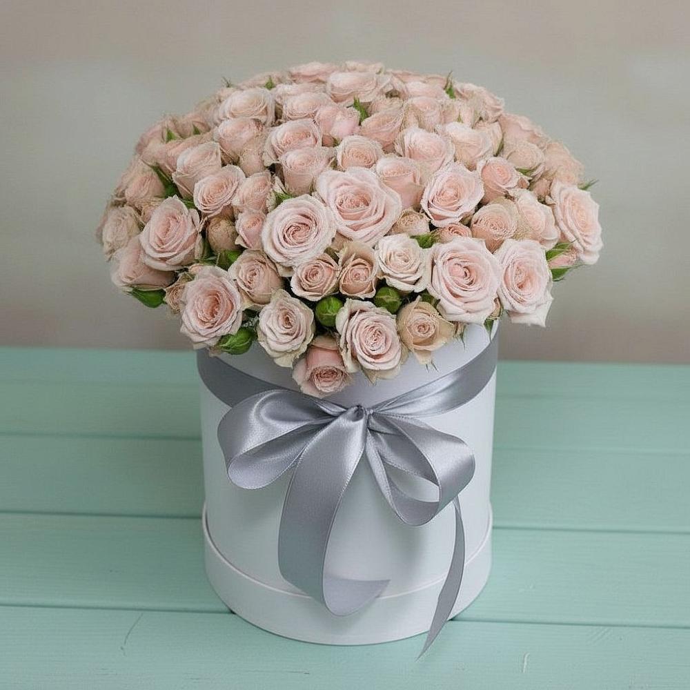 Цветочная композиция из Розы в шляпной коробке в Красновишерске